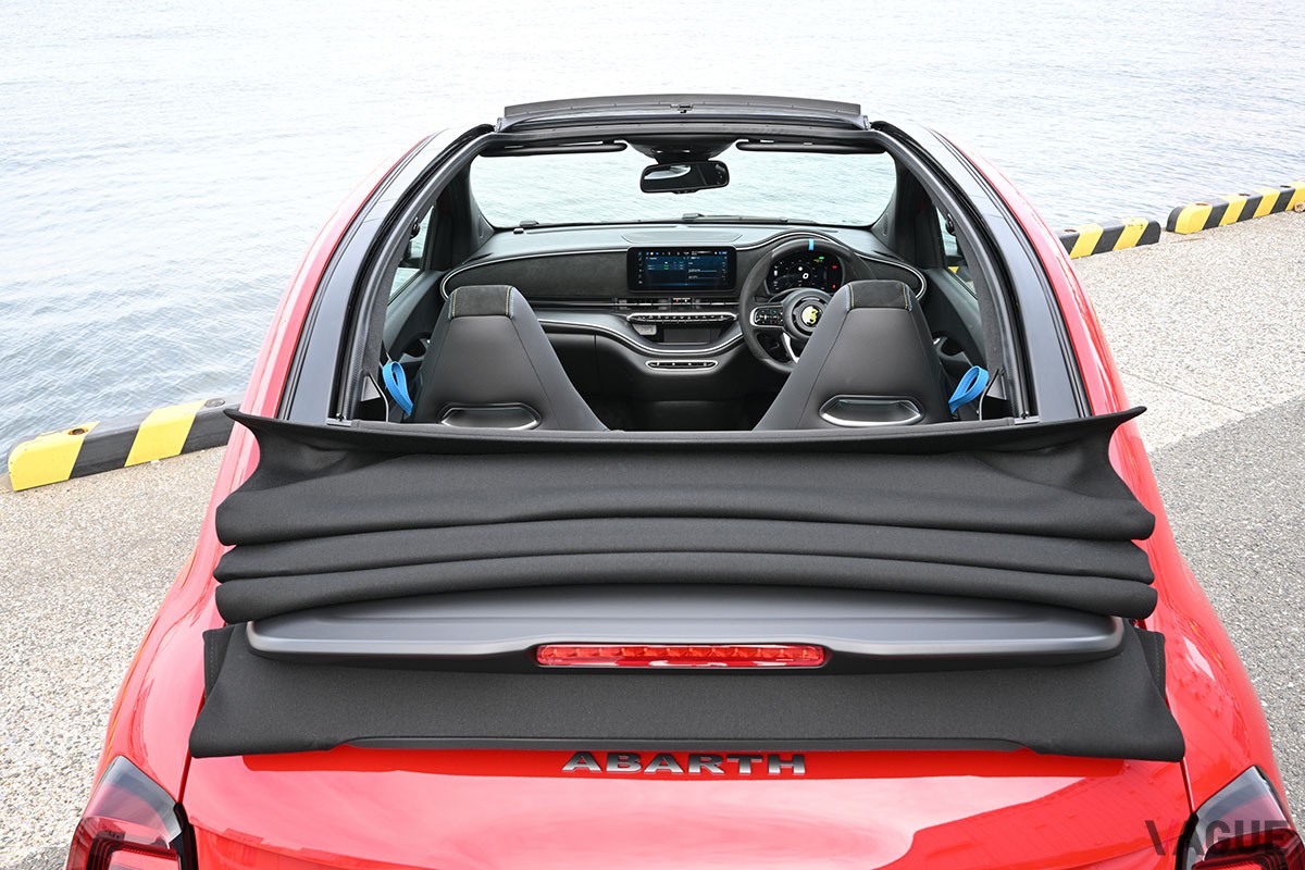 軽自動車よりちょっと大きい程度のコンパクトボディに刺激的なドライビング・エンターテインメントが詰まっているアバルト「500e」