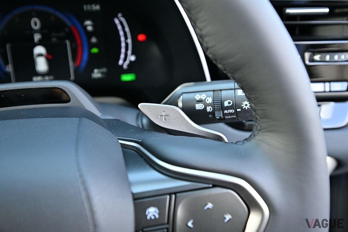 トヨタ車／レクサス車でおなじみのHEVパワートレインを搭載。なめらかな走りと省燃費など多数の美点を併せ持つレクサス「RX350h」