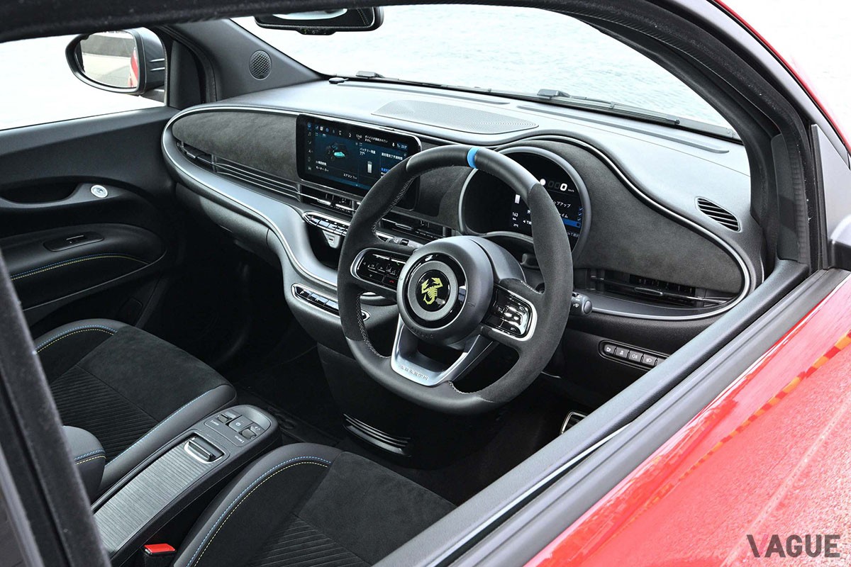 軽自動車よりちょっと大きい程度のコンパクトボディに刺激的なドライビング・エンターテインメントが詰まっているアバルト「500e」