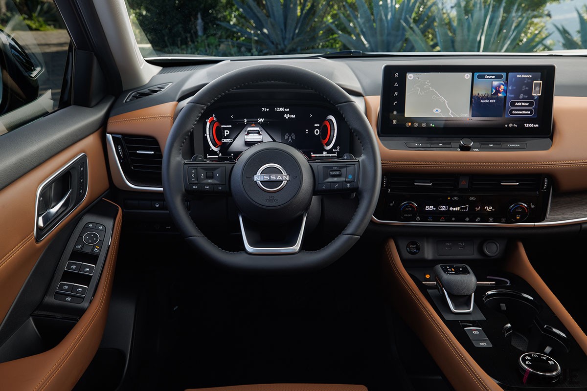 日産「エクストレイル」の北米版というべき「ローグ」が2024年モデルへと進化。なかでもフロントマスクは新時代のデザインへと刷新された