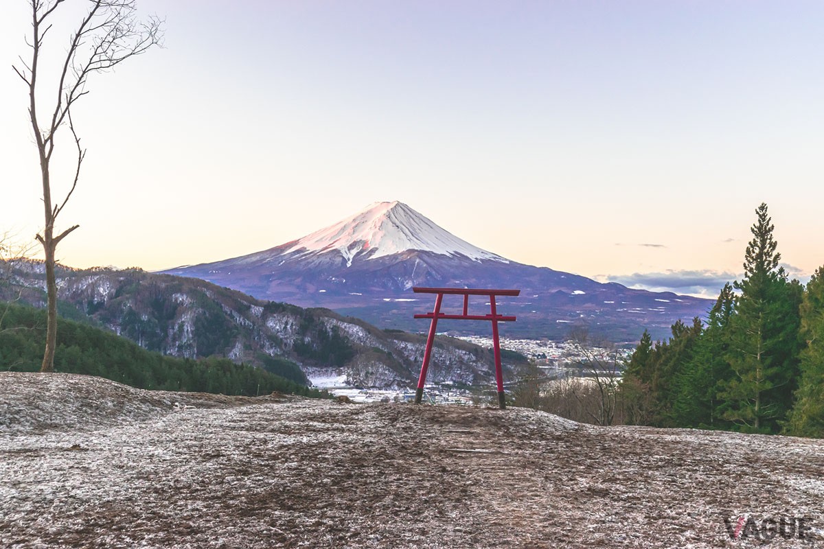 浅間神社の絶景スポット「天空の鳥居」