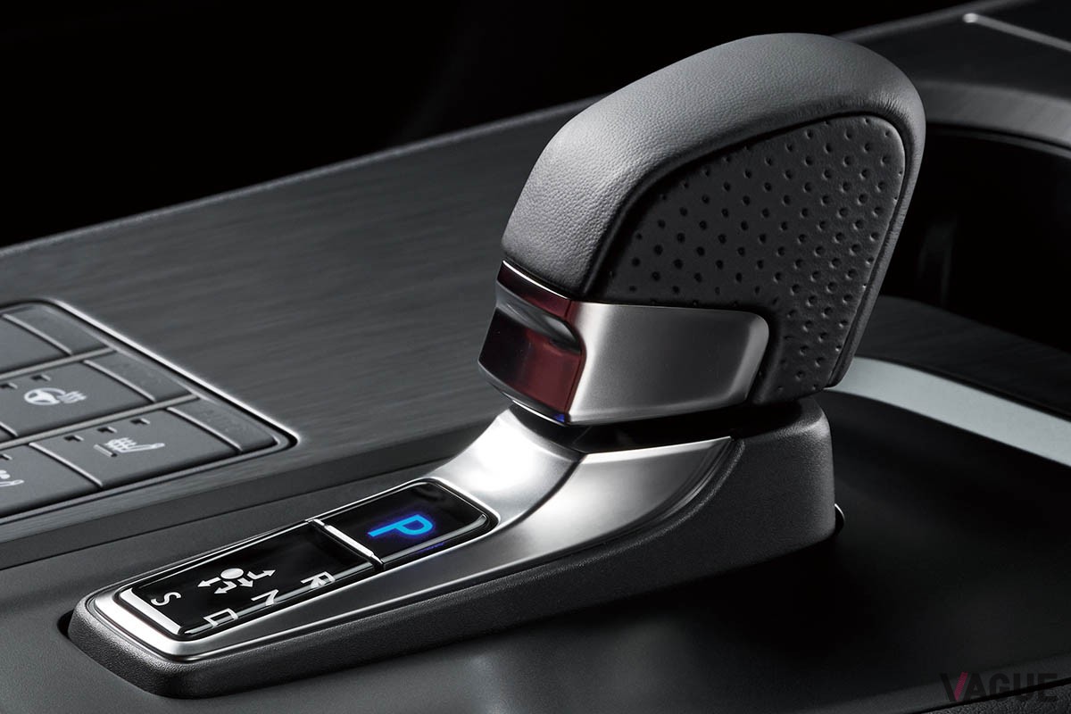 レクサス新型「UX300h “Fスポーツ”」