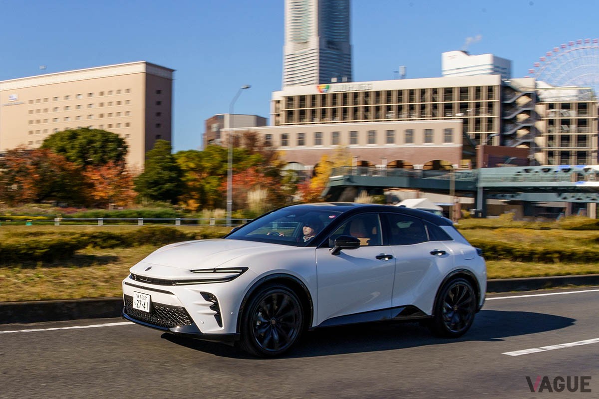 スポーツSUVというコンセプトでありながら、クラウンらしくリアシートの乗り心地も上々のトヨタ新型「クラウン・スポーツ」