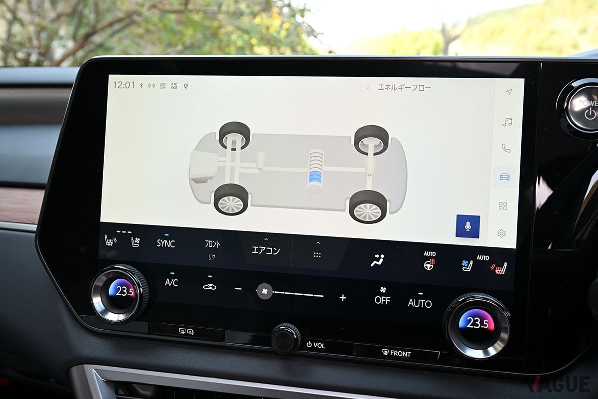 トヨタ車／レクサス車でおなじみのHEVパワートレインを搭載。なめらかな走りと省燃費など多数の美点を併せ持つレクサス「RX350h」