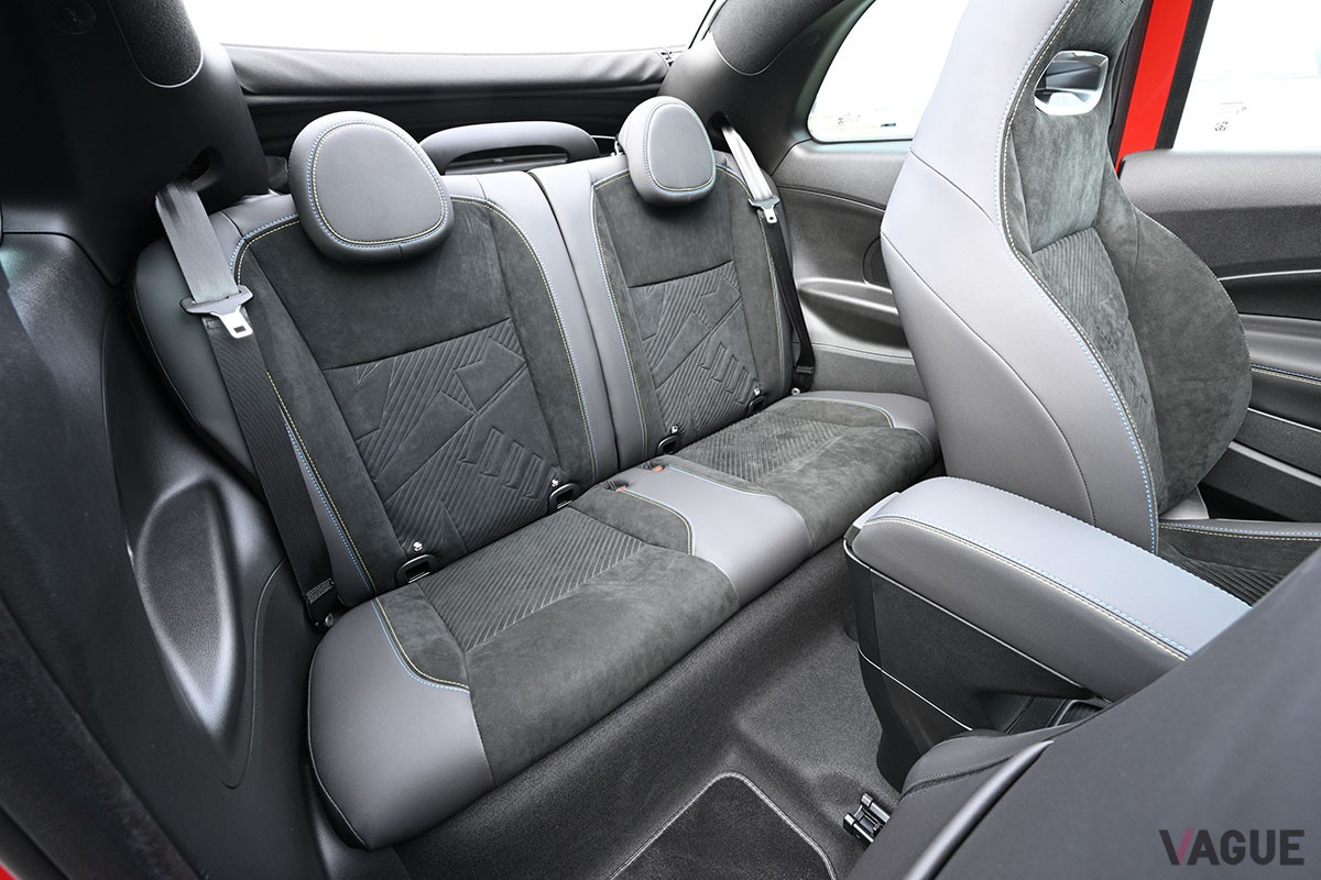 軽自動車よりちょっと大きい程度のコンパクトボディに刺激的なドライビング・エンターテインメントが詰まっているアバルト「500e」