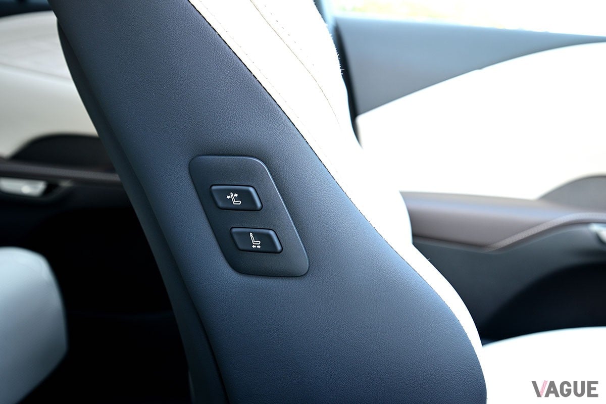 トヨタ車／レクサス車でおなじみのHEVパワートレインを搭載。なめらかな走りと省燃費など多数の美点を併せ持つレクサス「RX350h」