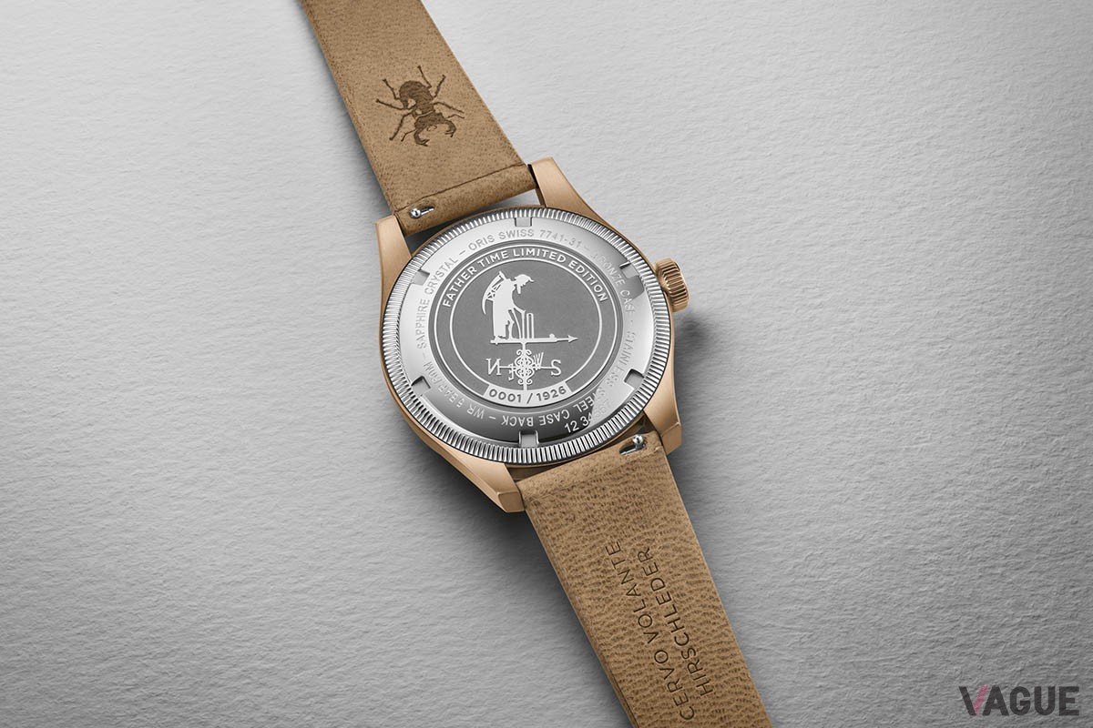 ケースバックにはローズ・クリケット球場のシンボルで“ファーザータイム（時の翁）”のシルエットとともにシリアルナンバーを刻印