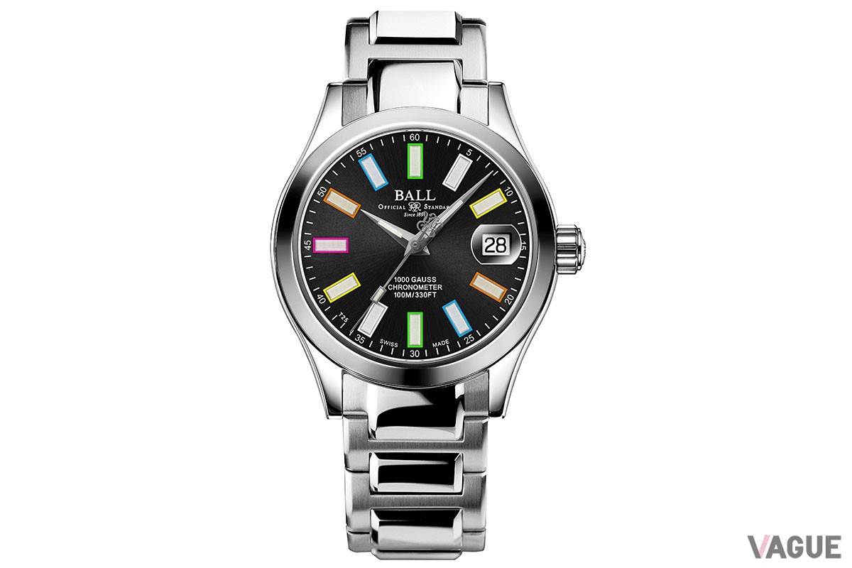 レインボーカラーのインデックスが鮮やかなブラックモデルは40mmモデルでも人気のデザイン。「NL9616C-S3CJ-BKR」