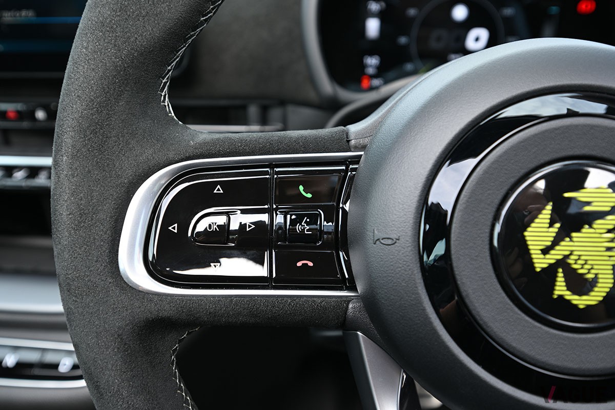 軽自動車よりちょっと大きい程度のコンパクトボディに刺激的なドライビング・エンターテインメントが詰まっているアバルト「500e」