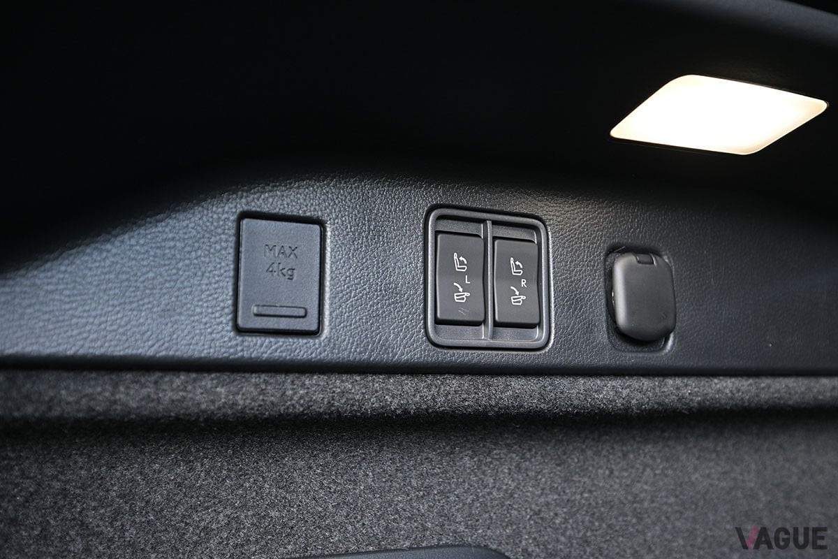 トヨタ車／レクサス車でおなじみのHEVパワートレインを搭載。なめらかな走りと省燃費など多数の美点を併せ持つレクサス「RX350h」