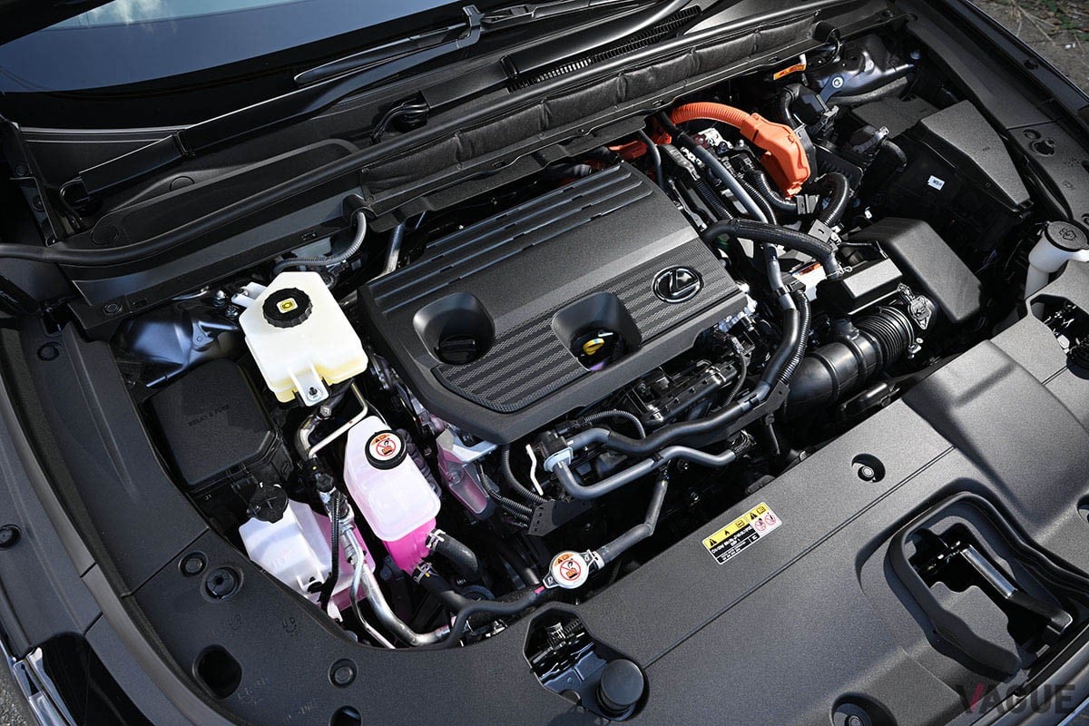 トヨタ車／レクサス車でおなじみのHEVパワートレインを搭載。なめらかな走りと省燃費など多数の美点を併せ持つレクサス「RX350h」