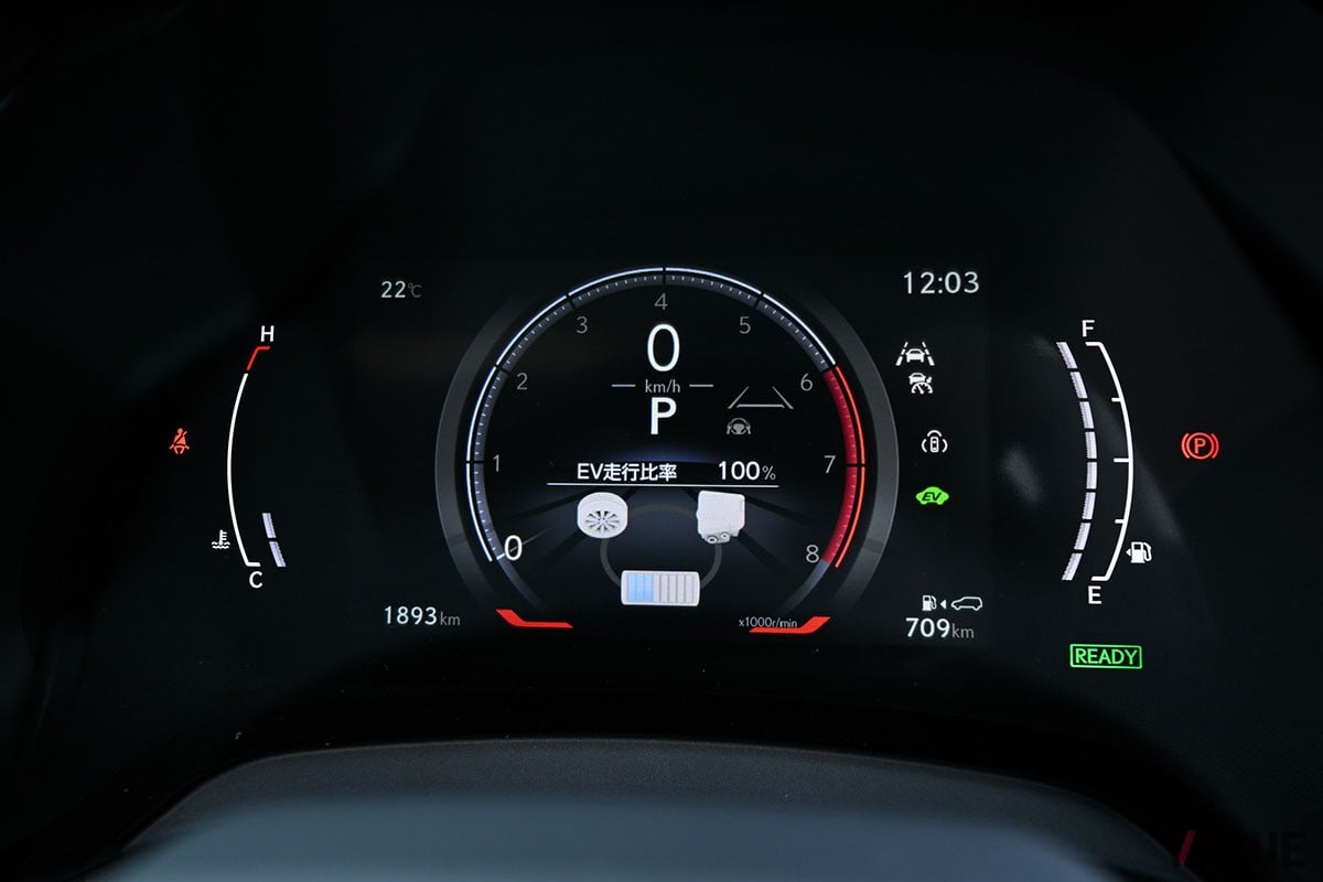 トヨタ車／レクサス車でおなじみのHEVパワートレインを搭載。なめらかな走りと省燃費など多数の美点を併せ持つレクサス「RX350h」