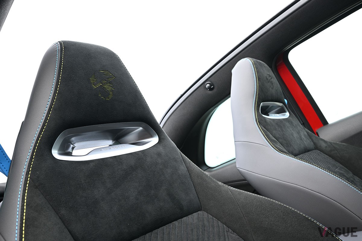 軽自動車よりちょっと大きい程度のコンパクトボディに刺激的なドライビング・エンターテインメントが詰まっているアバルト「500e」