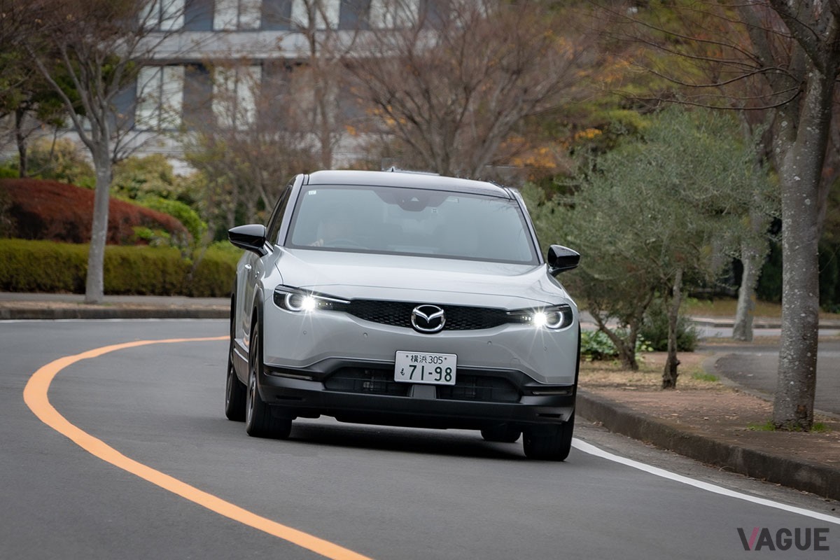 マツダ「MX-30 ロータリーEV」に搭載された新時代のロータリーエンジンは、黒子ではあるものの音などでその存在をしっかりと主張する