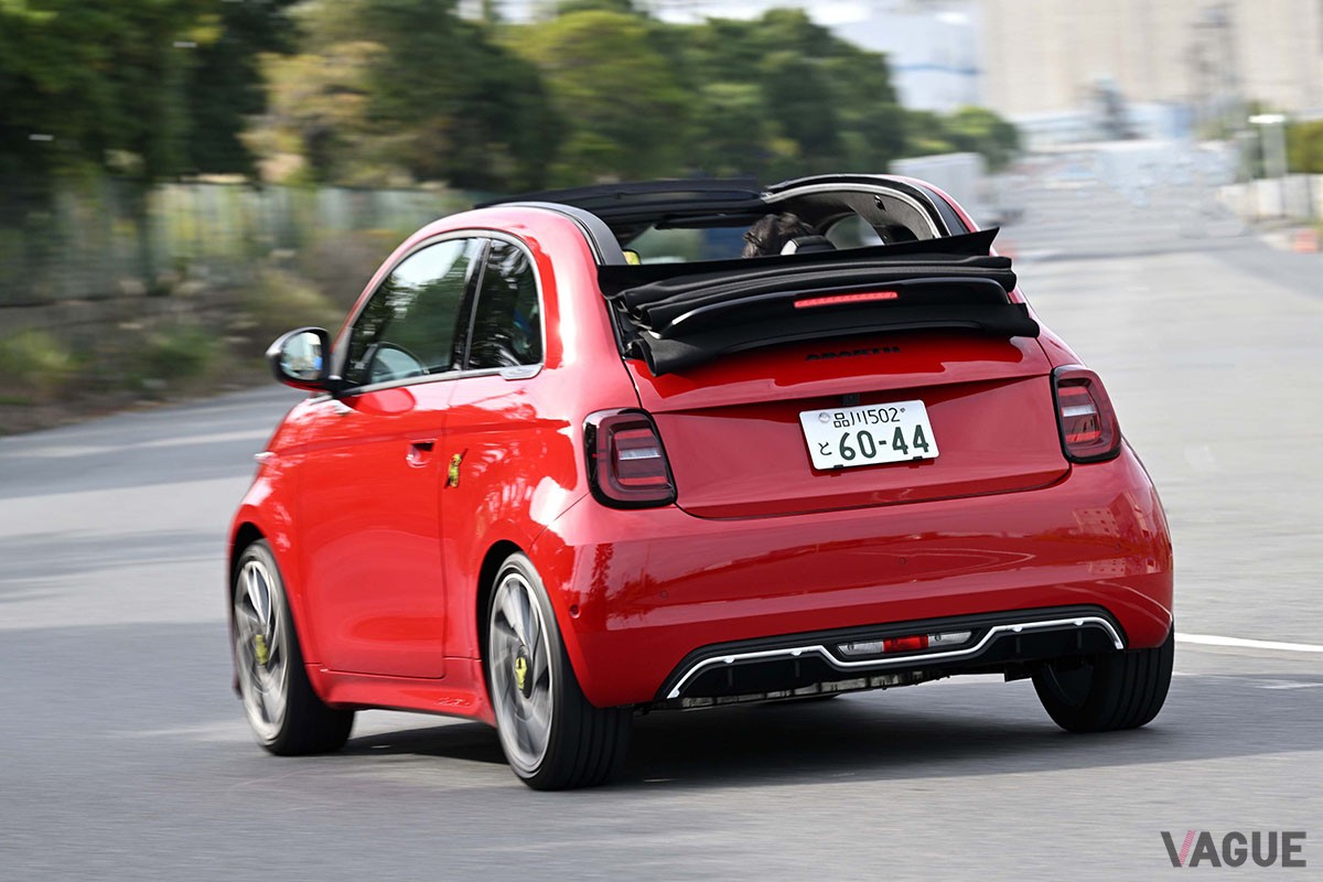 軽自動車よりちょっと大きい程度のコンパクトボディに刺激的なドライビング・エンターテインメントが詰まっているアバルト「500e」