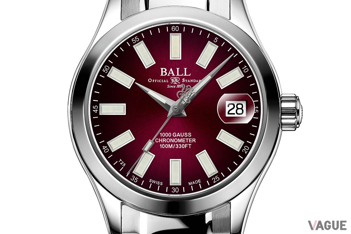 妖艶なイメージのバーガンディもこのサイズなら身につけやすい。「NL9616C-S2CJ-RD」