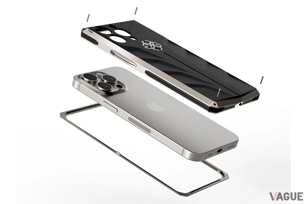 iPhone本体には四隅を付属のネジで留めて装着。質感の高さはまるでiPhoneそのものをカスタマイズしたかのよう