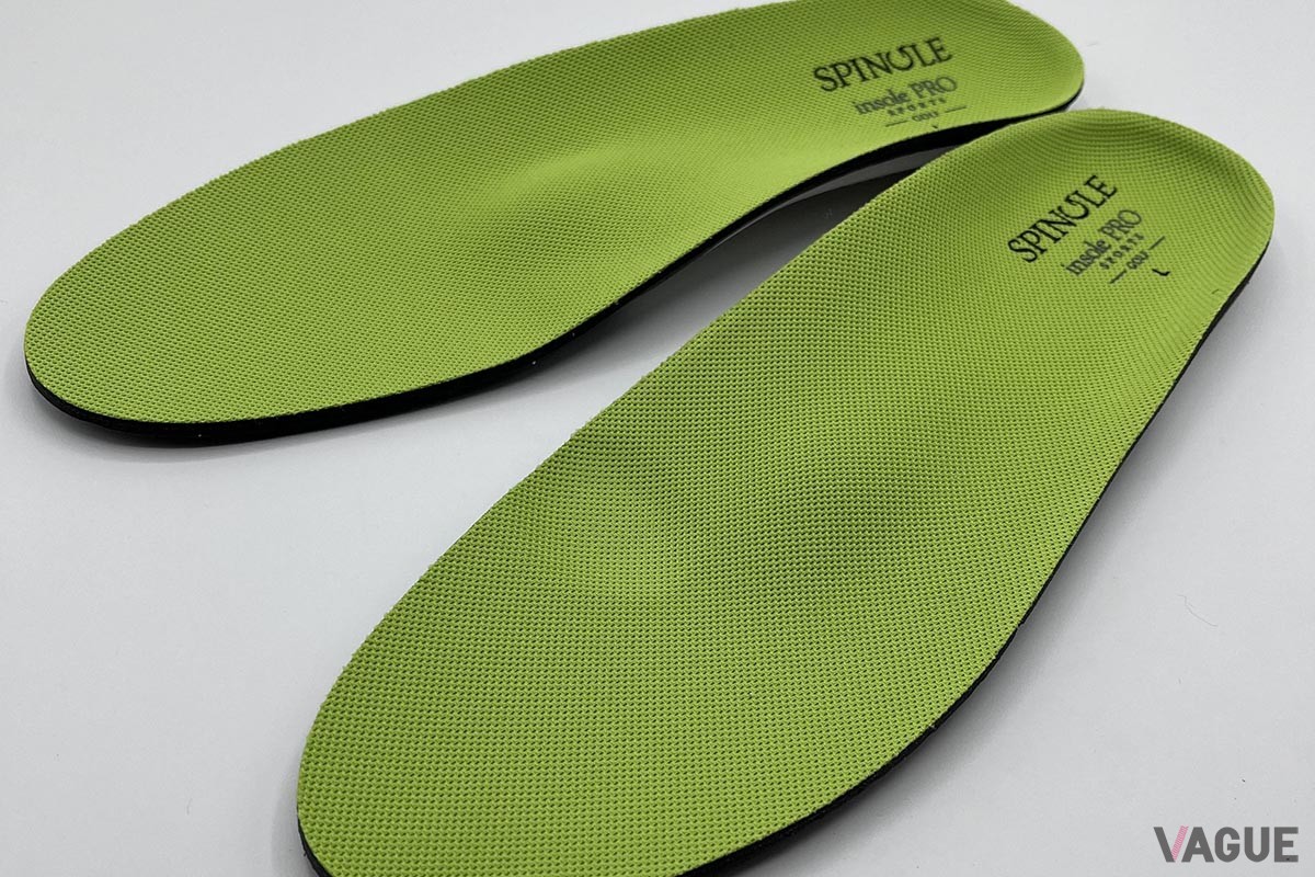 右利き専用ゴルフインソールである、insolePRO（インソールプロ）がショットの足元をサポート