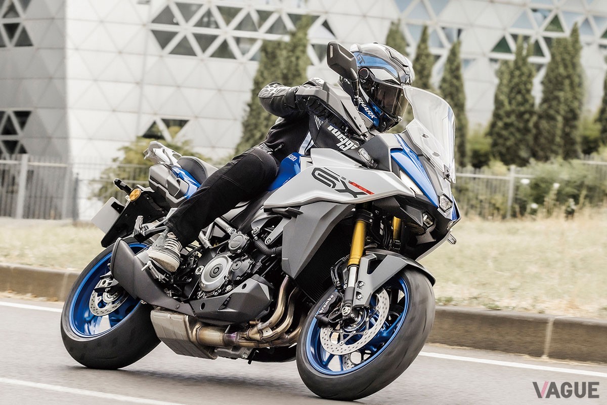 スポーツツアラーとアドベンチャーの特性を融合したスズキの新発想クロスオーバーバイク新型「GSX-S1000GX」