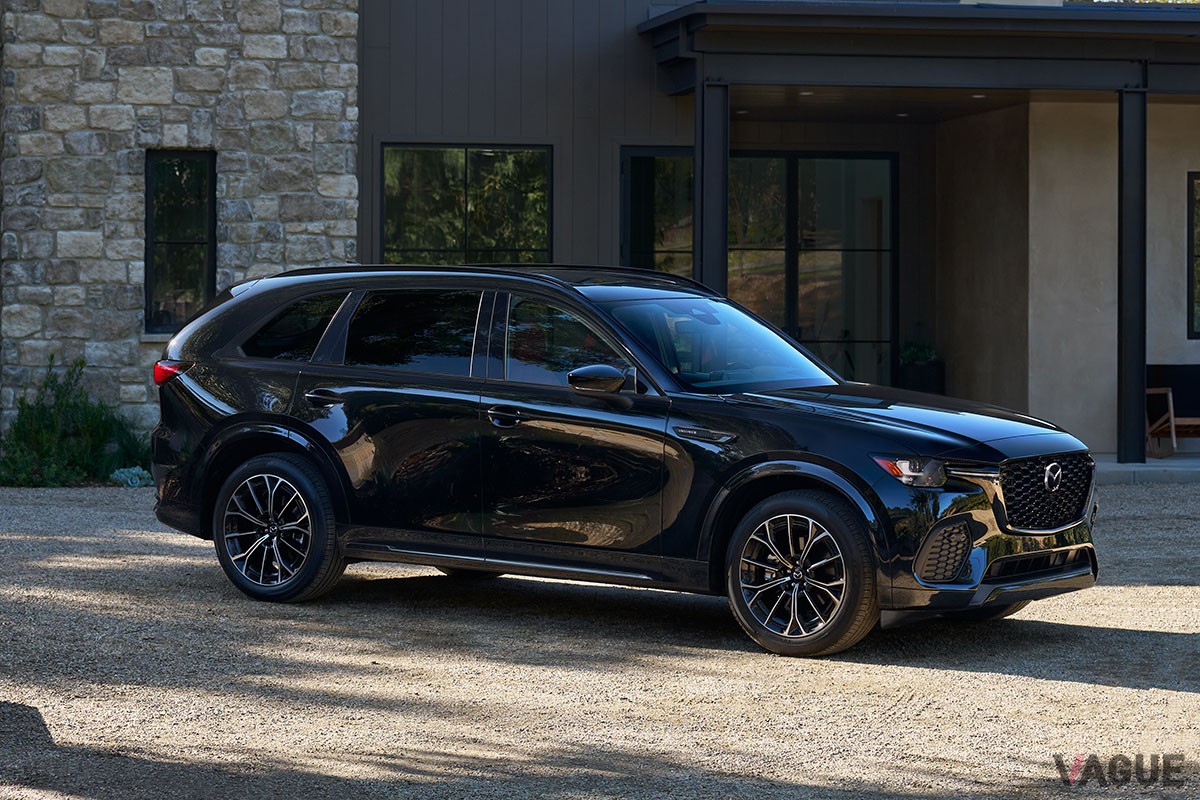 北米マツダが現地時間の2024年1月30日に世界初公開した新しいクロスオーバーSUV「CX-70」