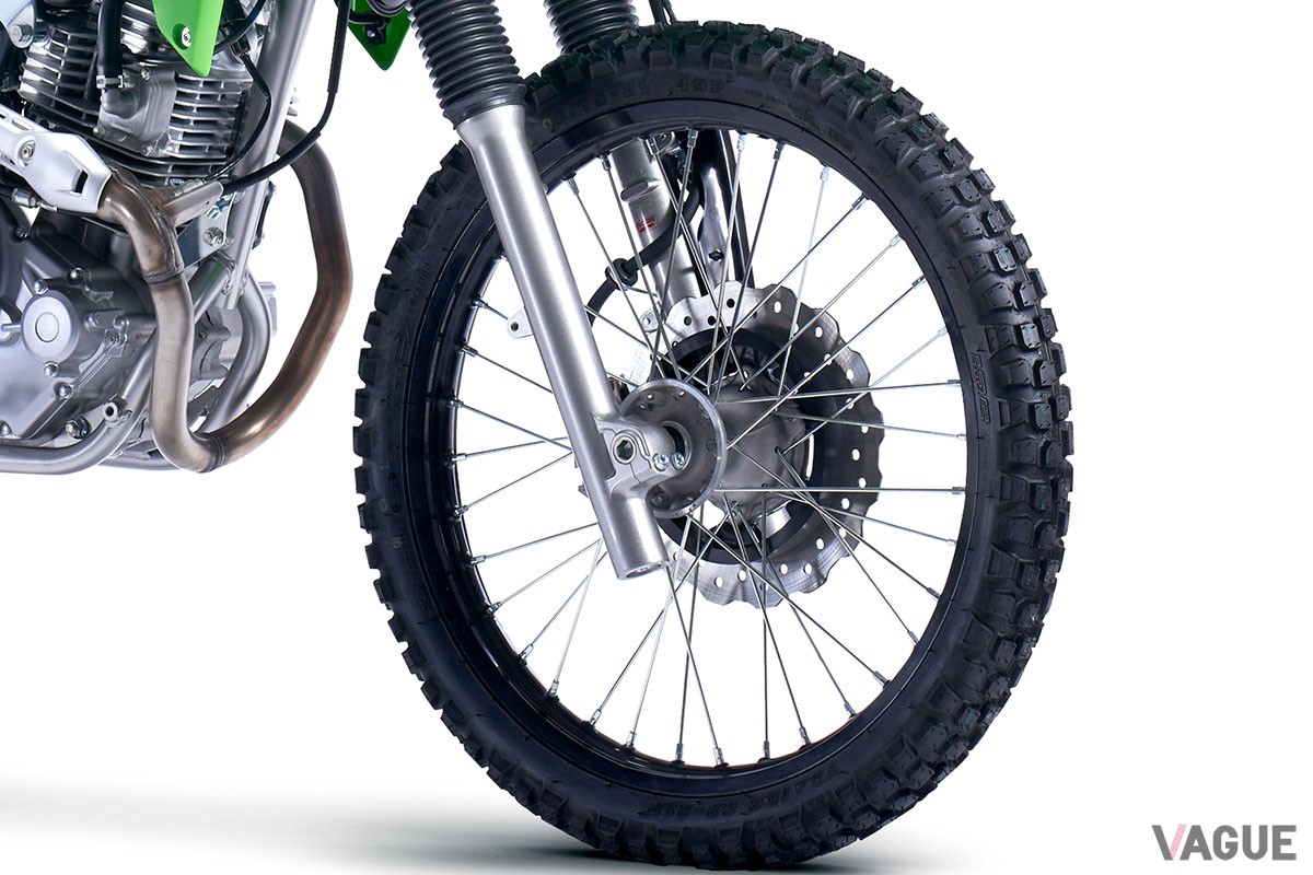2024年中に日本市場での再販が期待されるカワサキの新型「KLX230」