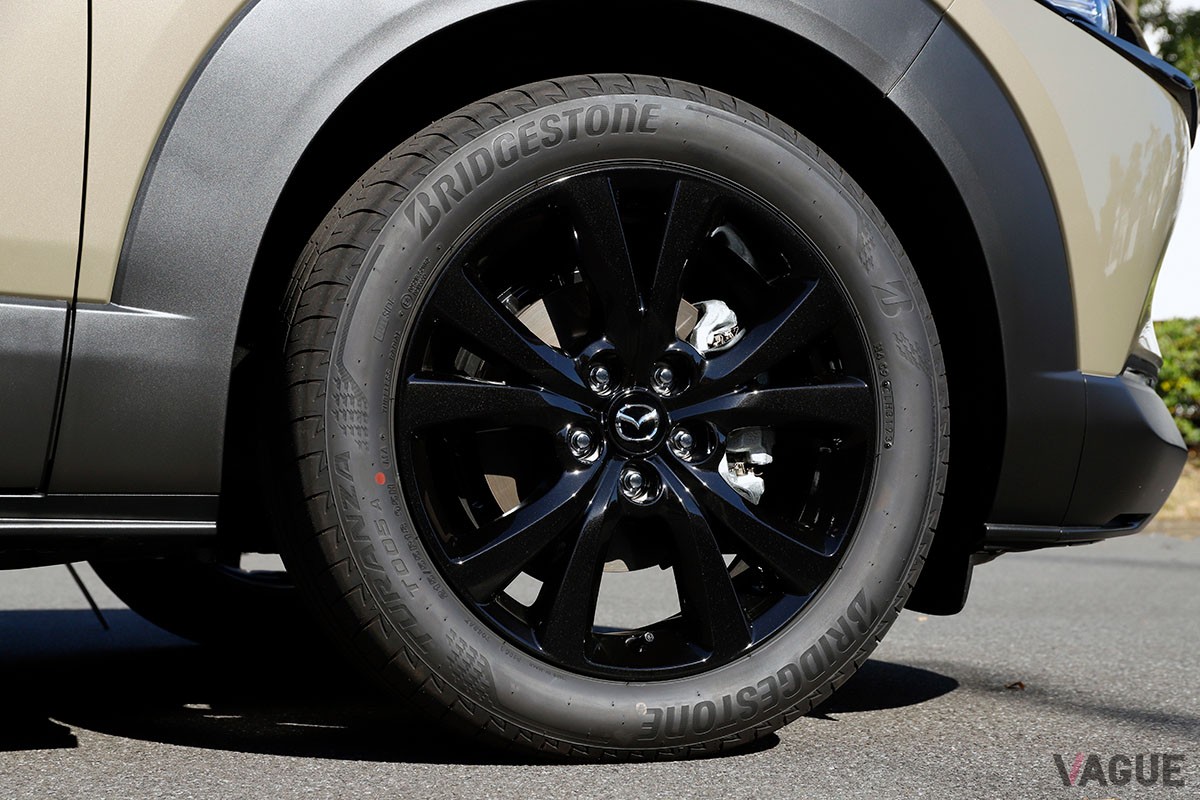 テラコッタ×ブラックのおしゃれ内装が魅力的なマツダ「CX-30レトロスポーツエディション」