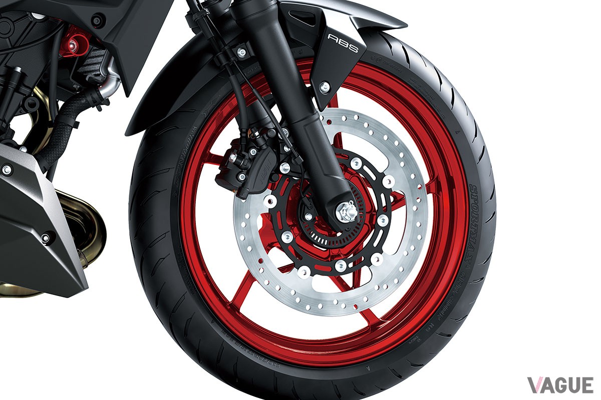 451ccのパワーユニットを搭載したカワサキ新型「Z500」がEICMA 2023で発表された