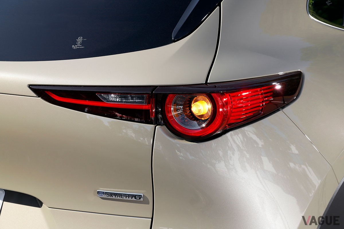 テラコッタ×ブラックのおしゃれ内装が魅力的なマツダ「CX-30レトロスポーツエディション」