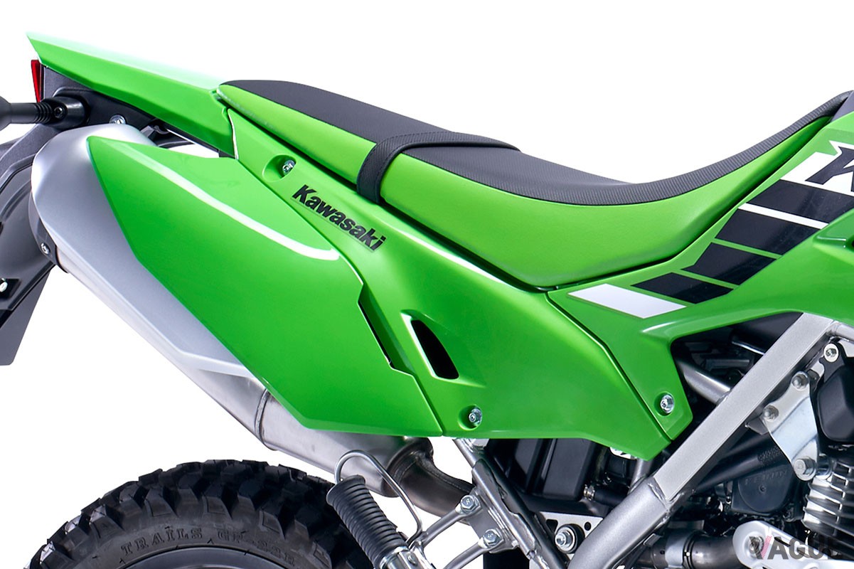 2024年中に日本市場での再販が期待されるカワサキの新型「KLX230」