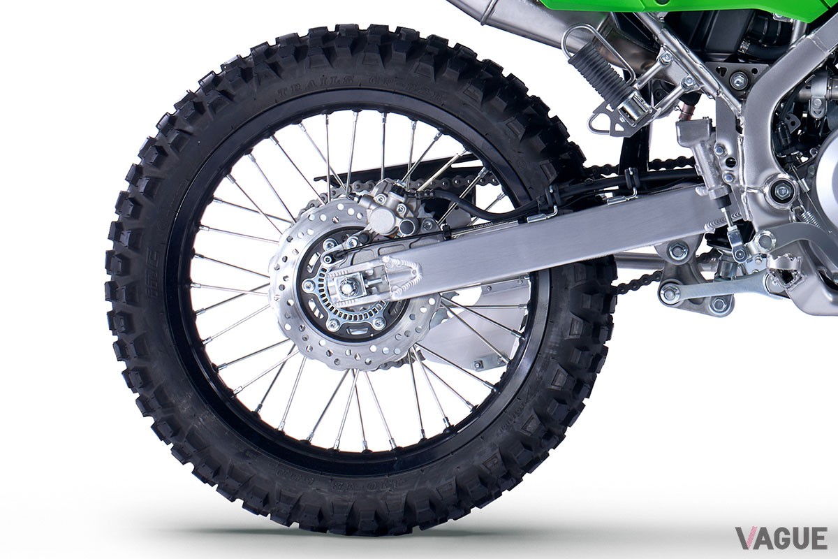 2024年中に日本市場での再販が期待されるカワサキの新型「KLX230」