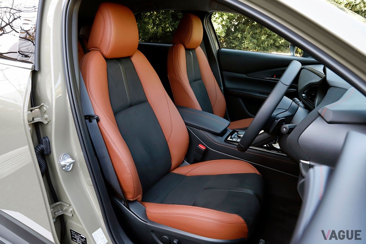 テラコッタ×ブラックのおしゃれ内装が魅力的なマツダ「CX-30レトロスポーツエディション」