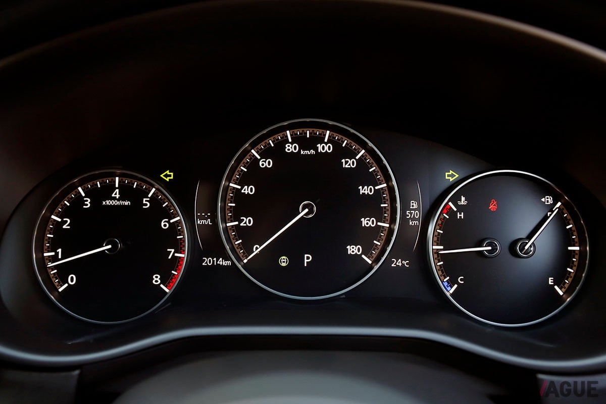 テラコッタ×ブラックのおしゃれ内装が魅力的なマツダ「CX-30レトロスポーツエディション」