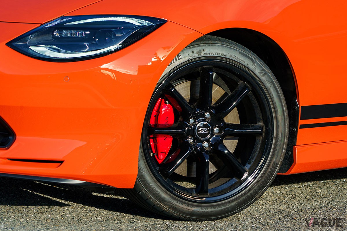 “伝説のZ”といわれるS30型「Z432R」を想起させるルックスがカッコいい日産「フェアレディZ カスタマイズドエディション」