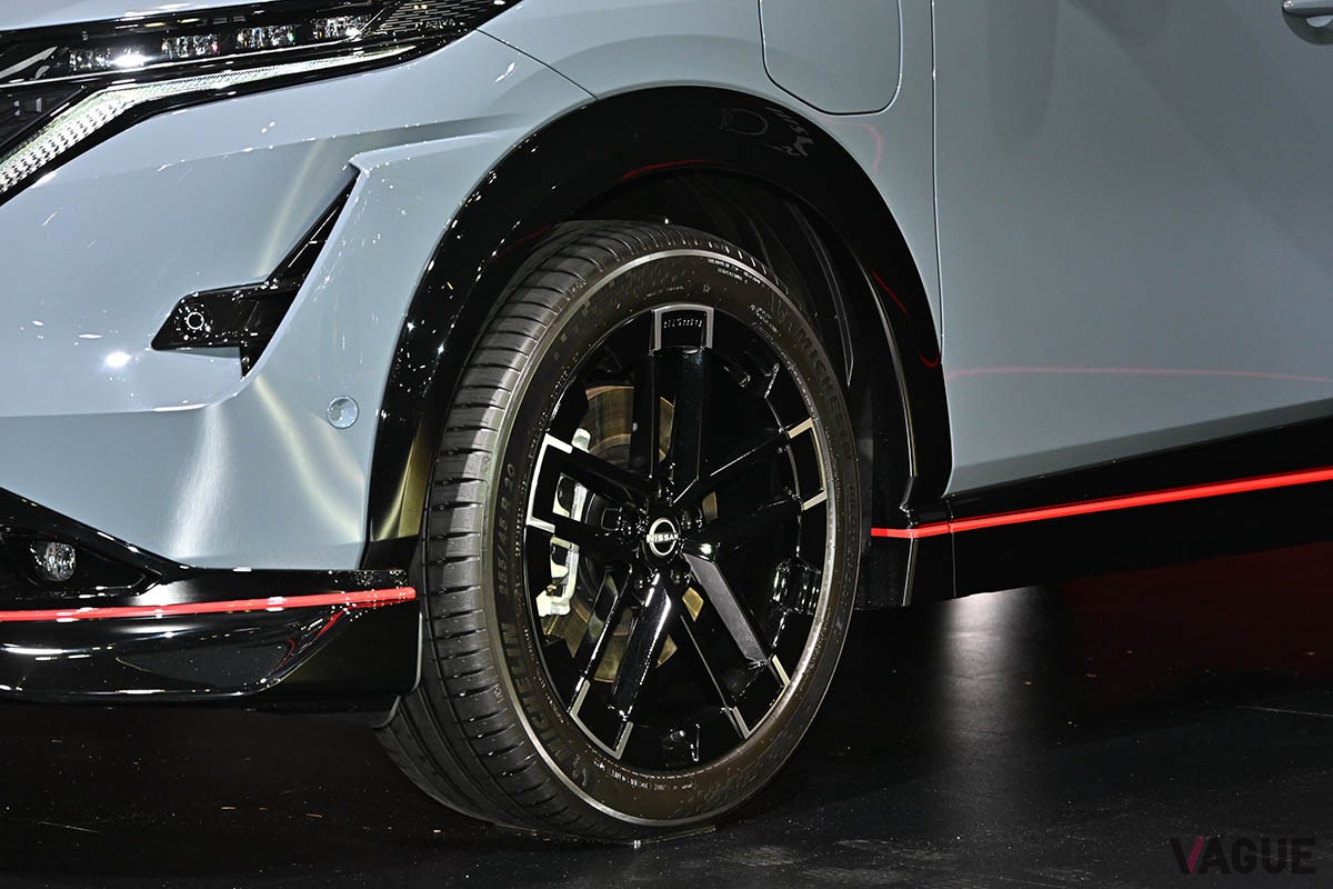 新型「アリアNISMO」は、レーシングカーの技術をフィードバックした“風格と電撃のクロスオーバーEV”