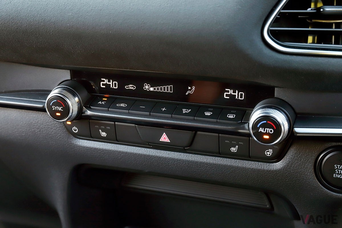 テラコッタ×ブラックのおしゃれ内装が魅力的なマツダ「CX-30レトロスポーツエディション」