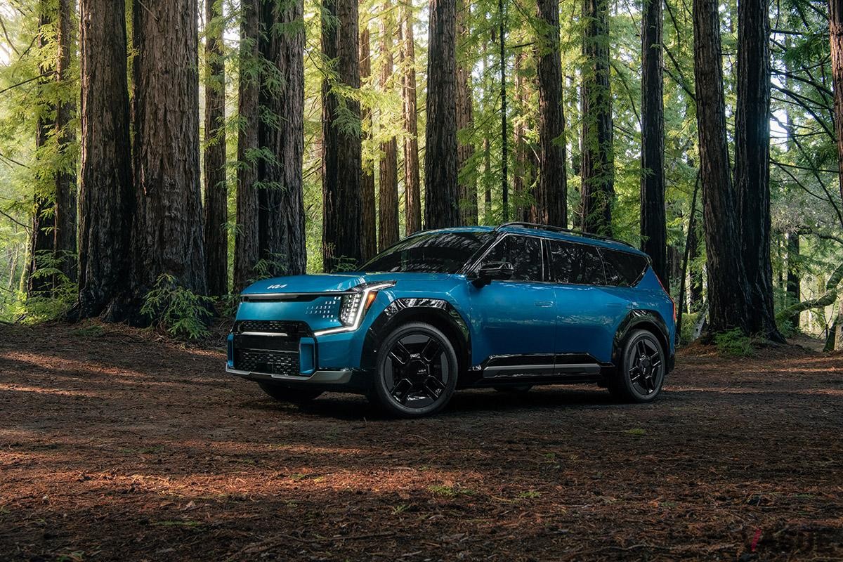 北米カー・オブ・ザ・イヤー2024SUV部門に選ばれた起亜「EV9」