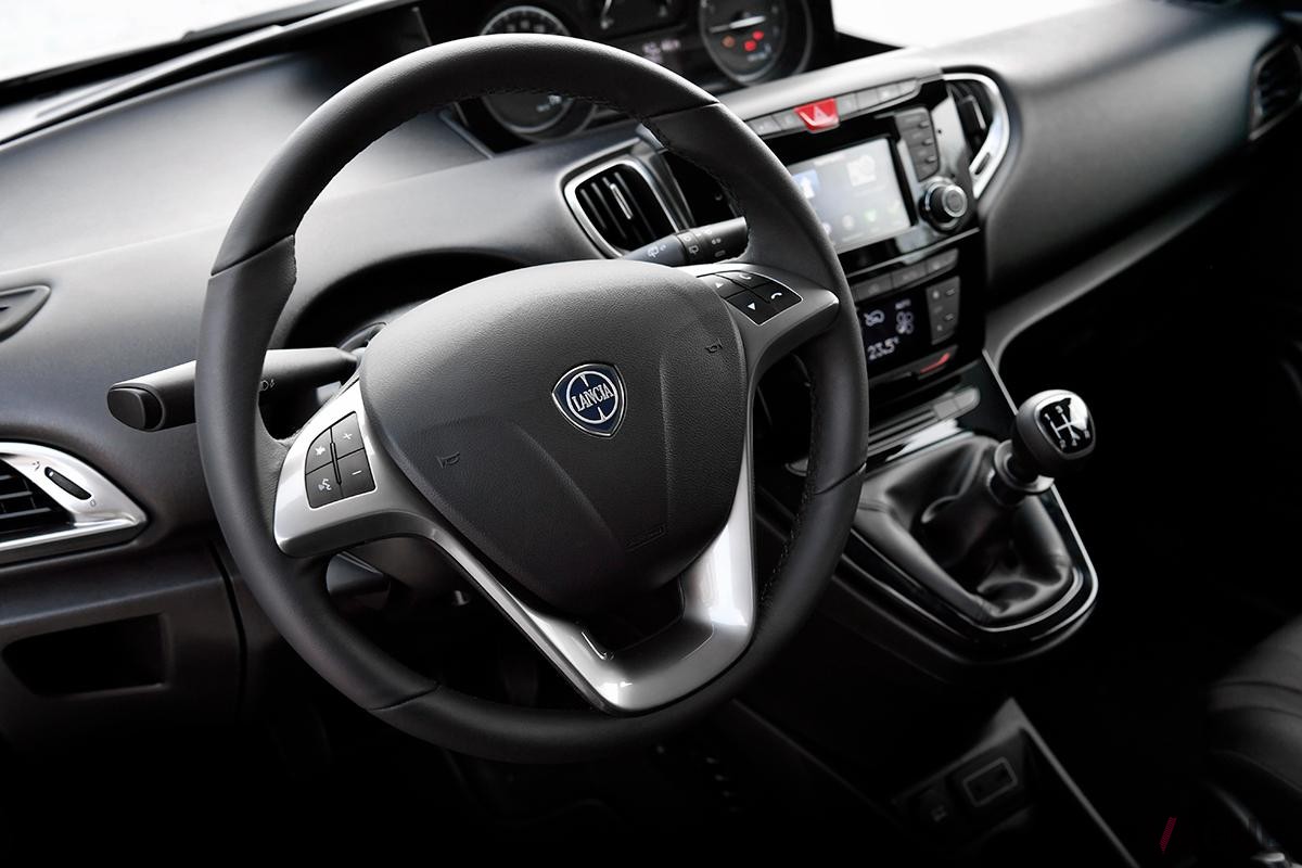 ランチア現行型「イプシロン」のインテリア