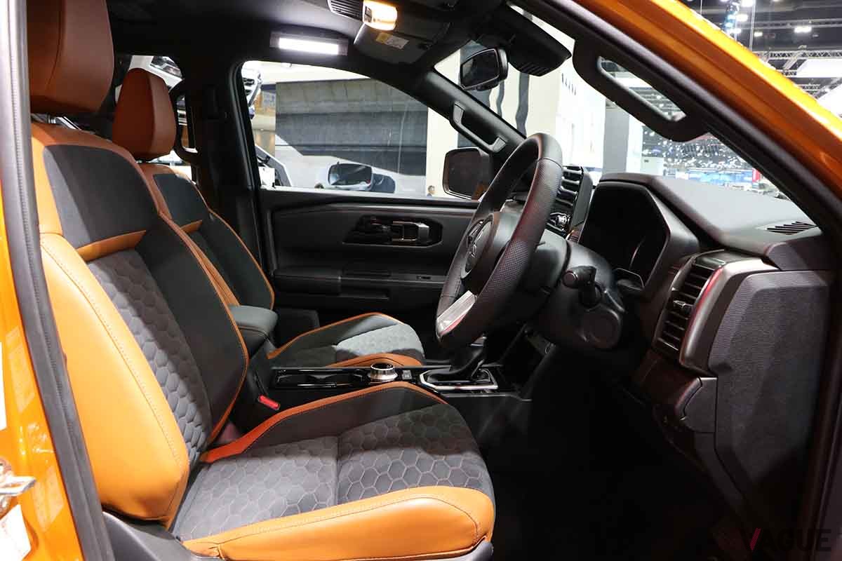 タイ・バンコクの自動車ショー「モーターエキスポ2023」で展示された三菱新型「トライトン」