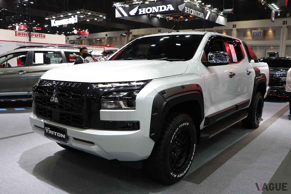 タイ・バンコクの自動車ショー「モーターエキスポ2023」で展示された三菱新型「トライトン」