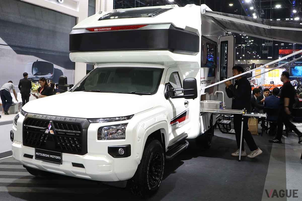タイ・バンコクの自動車ショー「モーターエキスポ2023」で展示された三菱新型「トライトン」のキャンピングカー仕様