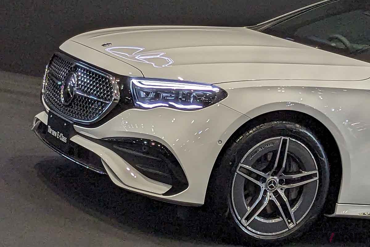 東京オートサロン2024 メルセデス・ベンツブースで発表された新型「Eクラス ステーションワゴン」