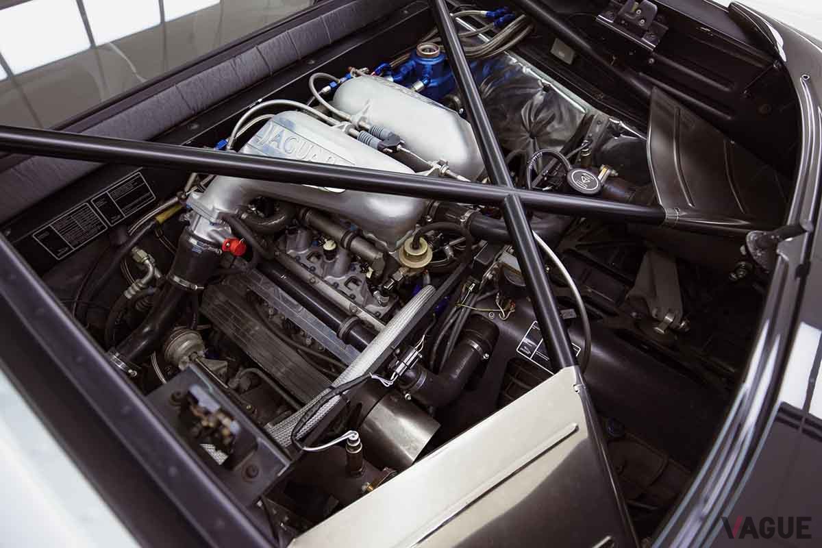 オークションに登場したジャガー「XJ220」のエンジン