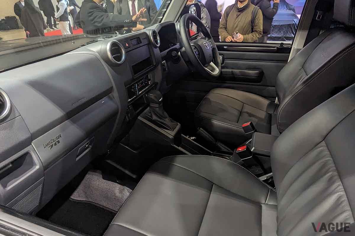 東京オートサロン2024トヨタ車体ブースに参考出品された「ブラッククルーザー70」のインテリア