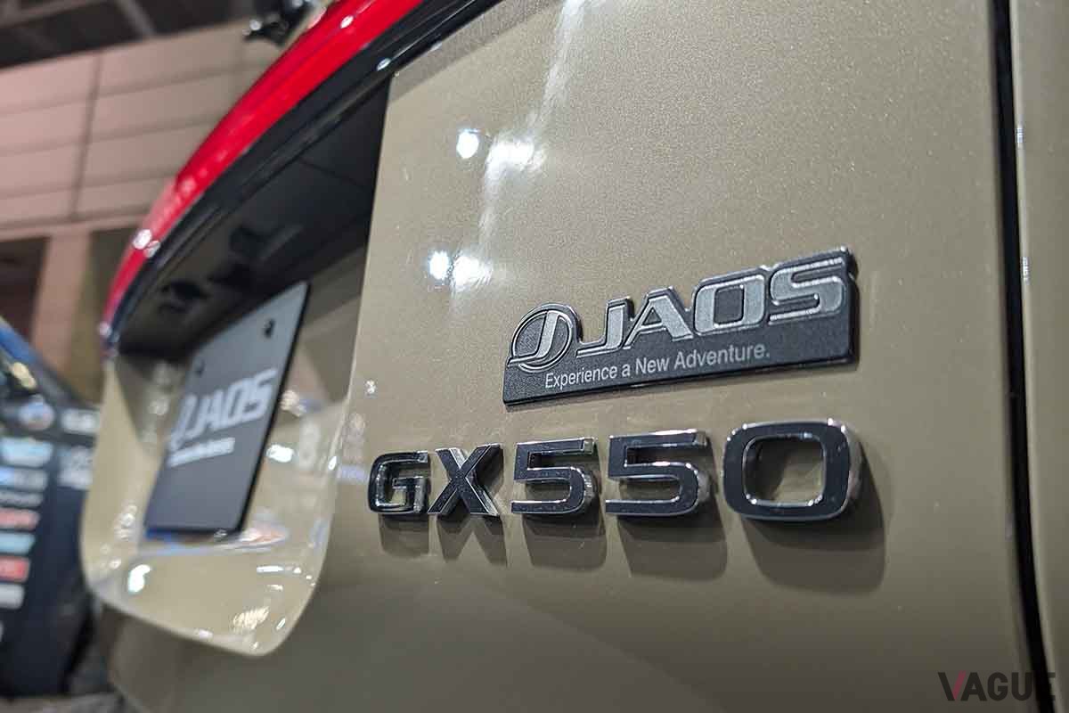 東京オートサロン2024 JAOSブースに展示されたレクサス新型「GX」のカスタムモデル、「GX550 "OVERTRAIL" JAOS ver.」