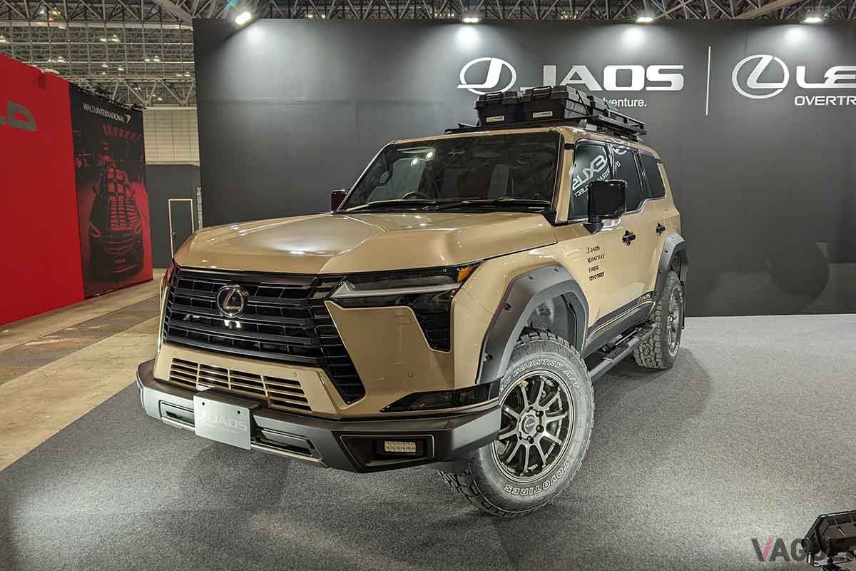 東京オートサロン2024 JAOSブースに展示されたレクサス新型「GX」のカスタムモデル、「GX550 "OVERTRAIL" JAOS ver.」