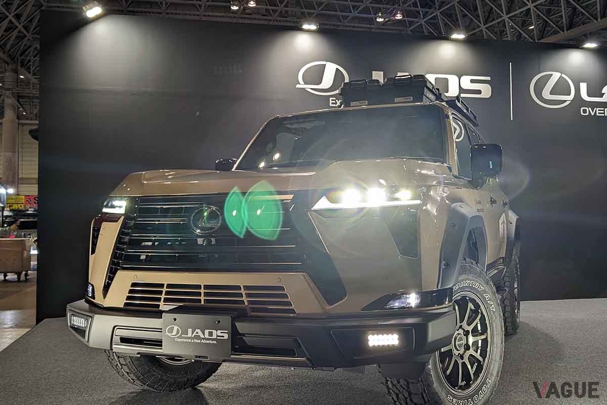 東京オートサロン2024 JAOSブースに展示されたレクサス新型「GX」のカスタムモデル、「GX550 "OVERTRAIL" JAOS ver.」