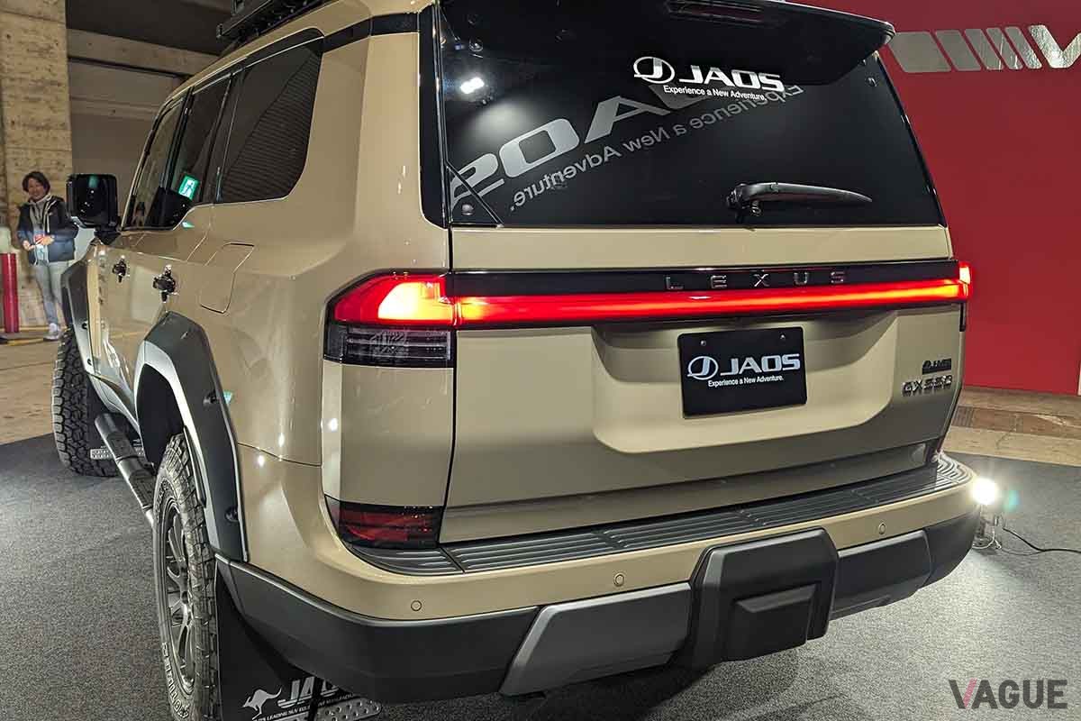 東京オートサロン2024 JAOSブースに展示されたレクサス新型「GX」のカスタムモデル、「GX550 "OVERTRAIL" JAOS ver.」