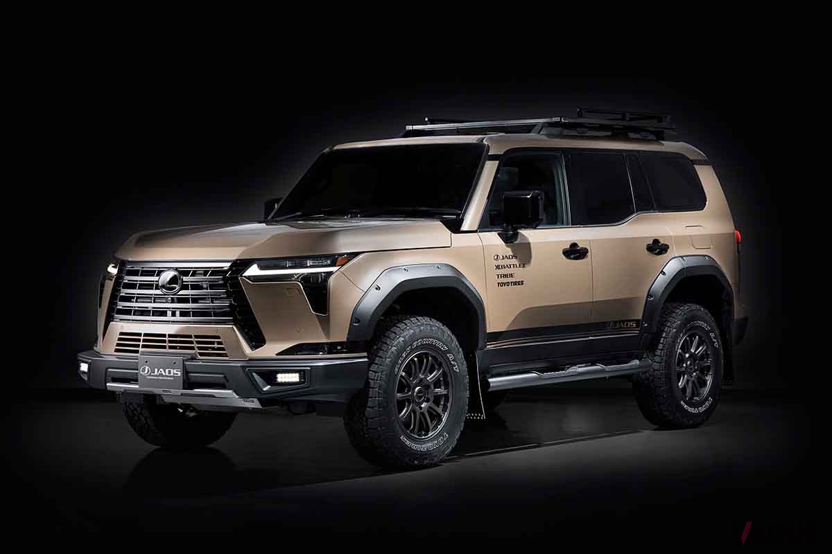 東京オートサロン2024 JAOSブースに展示されたレクサス新型「GX」のカスタムモデル、「GX550 "OVERTRAIL" JAOS ver.」