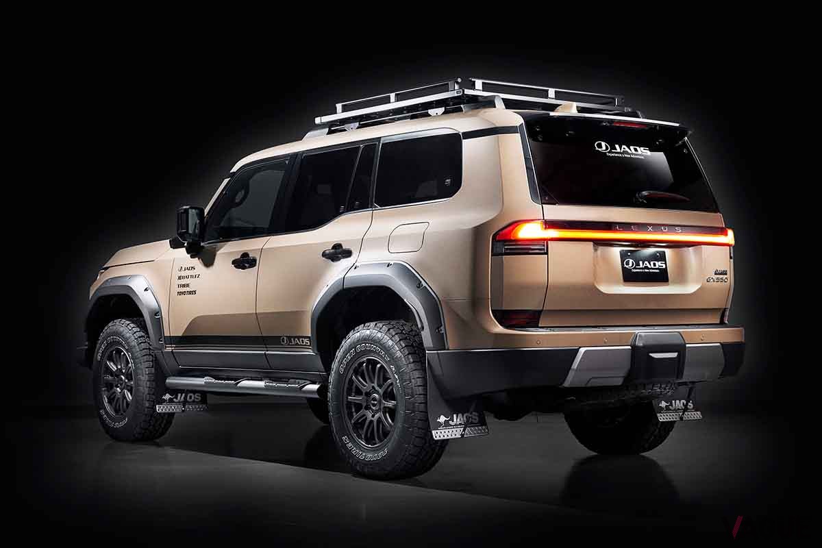東京オートサロン2024 JAOSブースに展示されたレクサス新型「GX」のカスタムモデル、「GX550 "OVERTRAIL" JAOS ver.」