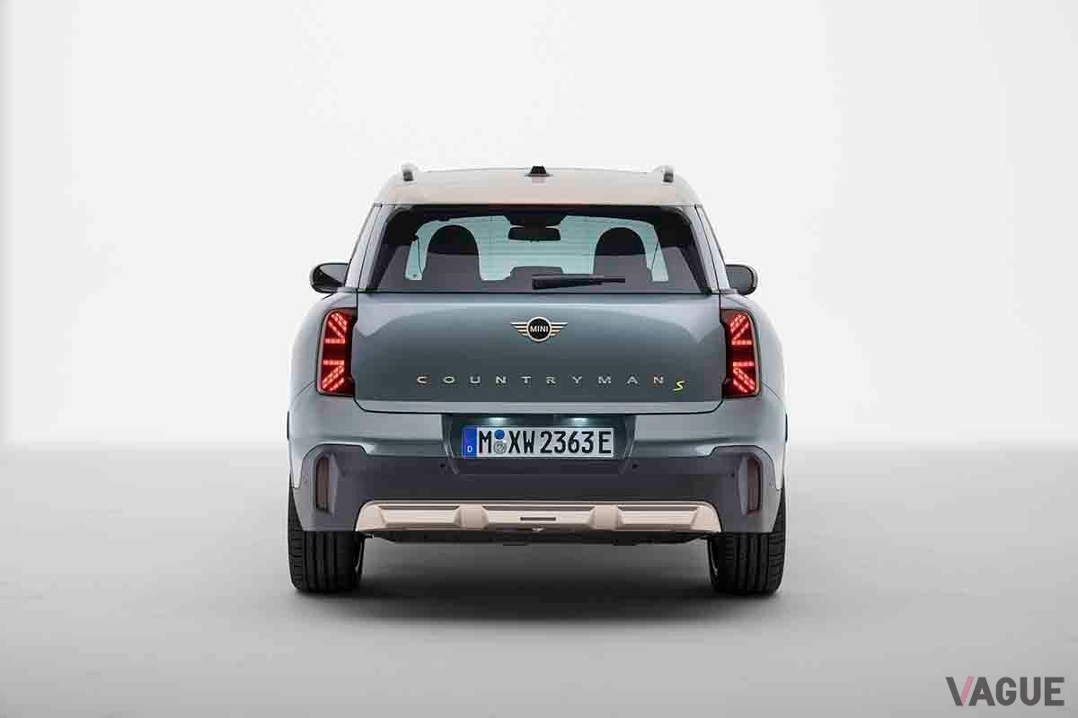 2023年外国メーカー車モデル別新車登録台数ランキングで1位になったのは「BMW ミニ」。写真は2023年11月に新たに日本に上陸した新型「ミニ・カントリーマン」